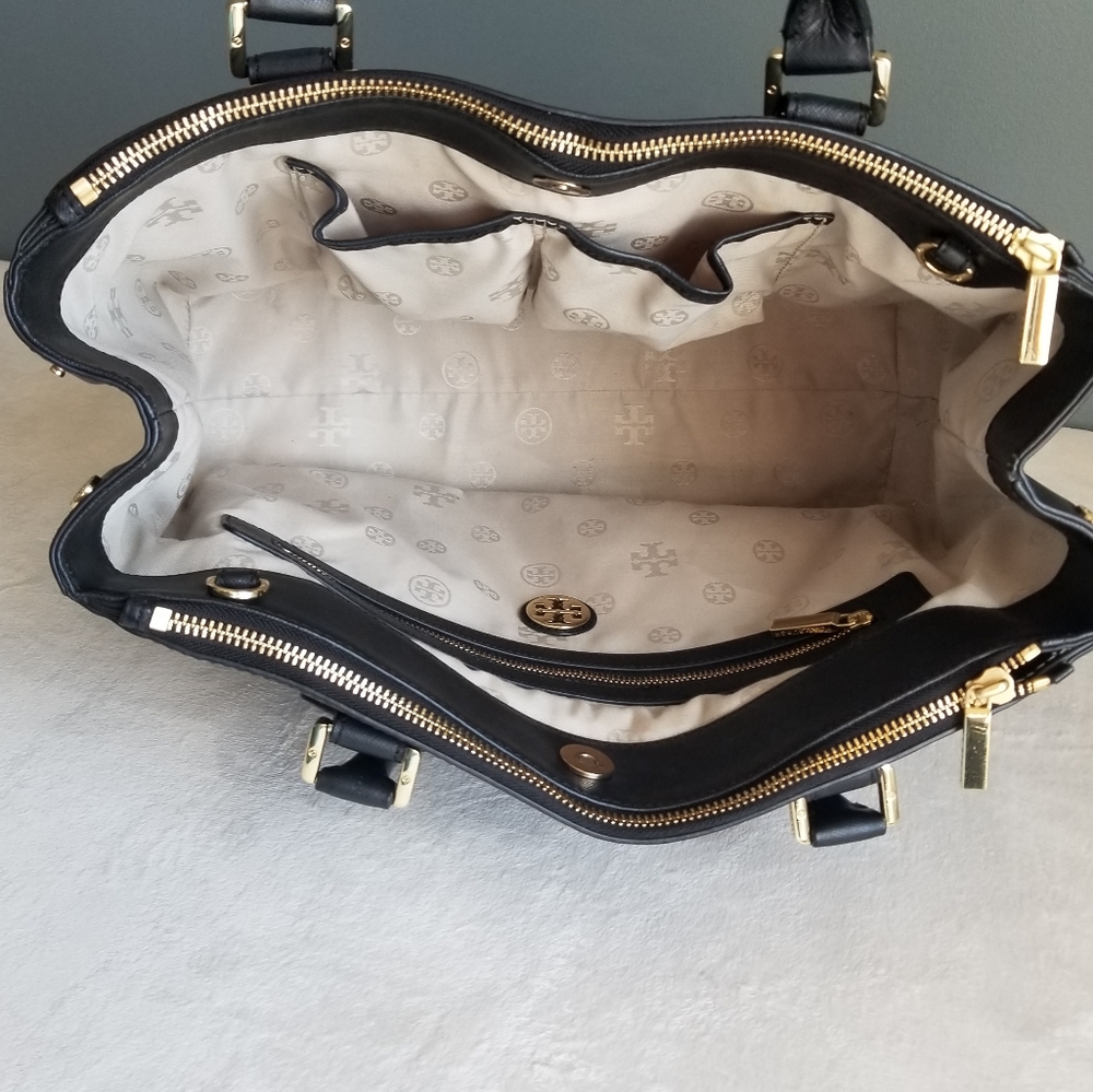 🌻SOLD🌻 Tory Burch Robinson Double Zip Handbag - Picture 14 of 16